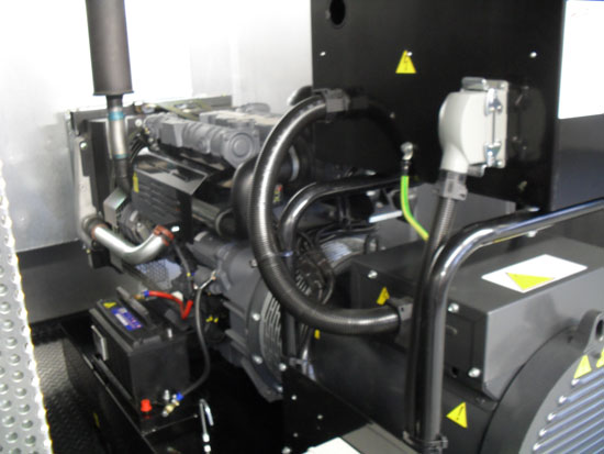 Basis Stromaggregat als Notstromversorgung in einem Salzwerk mit Deutz Motor BF 4 M 2011 C Typ WA-D 60 "G" eingebaut in einem 10 Ft. Container mit &Ouml;lauffangwanne und diversen &Ouml;ffnungen. 